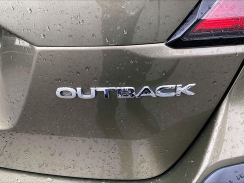 Used 2023 Subaru Outback Premium AWD/4WD image 9