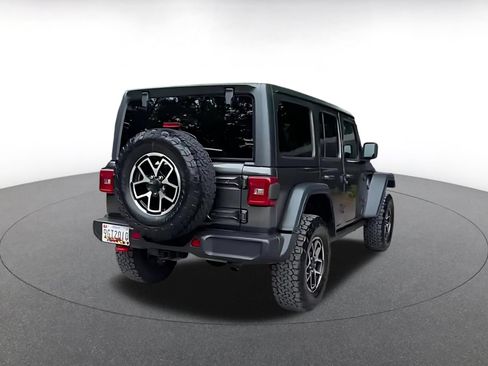 Used 2025 Jeep Wrangler Unlimited Rubicon AWD/4WD image 9