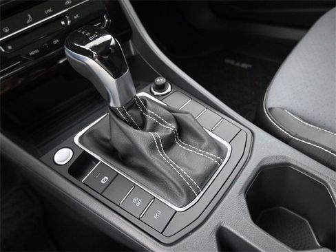 New 2025 Volkswagen Jetta SE image 31