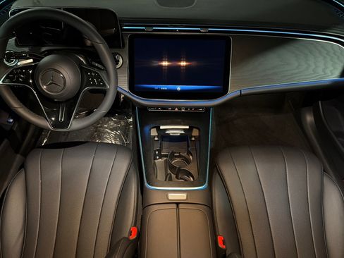 New 2026 Mercedes-Benz E 450 4MATIC Sedan image 12