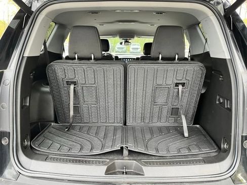 Used 2022 GMC Acadia SLE w/ Driver Convenience Package AWD/4WD image 8