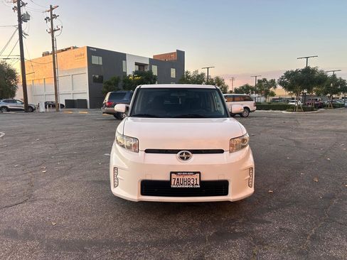 Used 2013 Scion xB 5-Door Wagon 5-Spd MT image 21