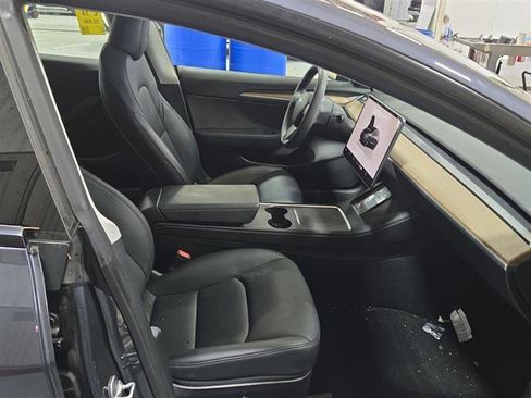 Used 2023 Tesla Model 3 Standard Range RWD image 4