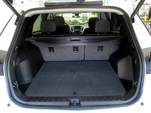 Used 2021 Chevrolet Equinox LT w/ Driver Convenience Package image 13