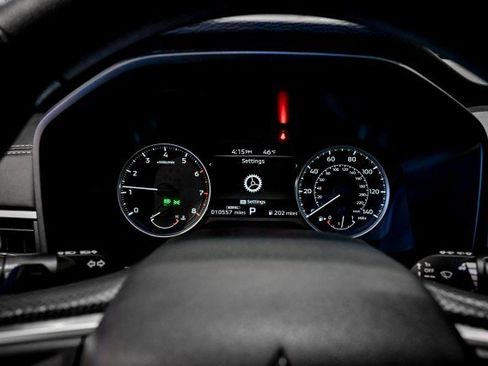 Used 2025 Mitsubishi Outlander ES image 32