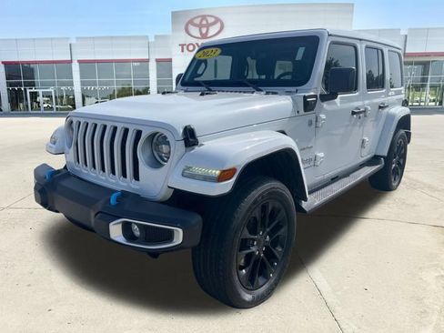 Used 2023 Jeep Wrangler Unlimited Sahara w/ Cold Weather Group AWD/4WD image 7