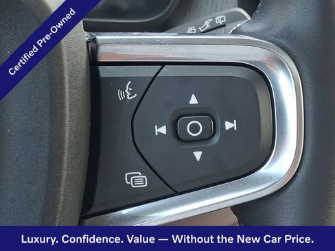 Certified 2026 Volvo XC40 B5 Plus AWD/4WD image 23