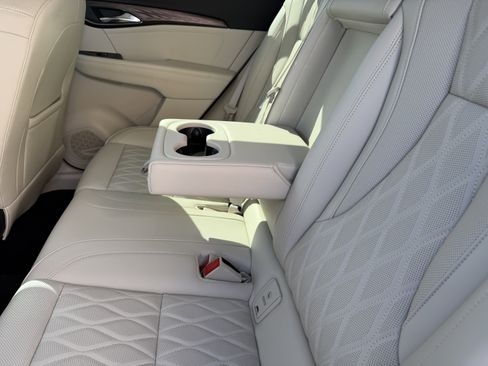 Used 2023 Buick Envision Avenir image 15