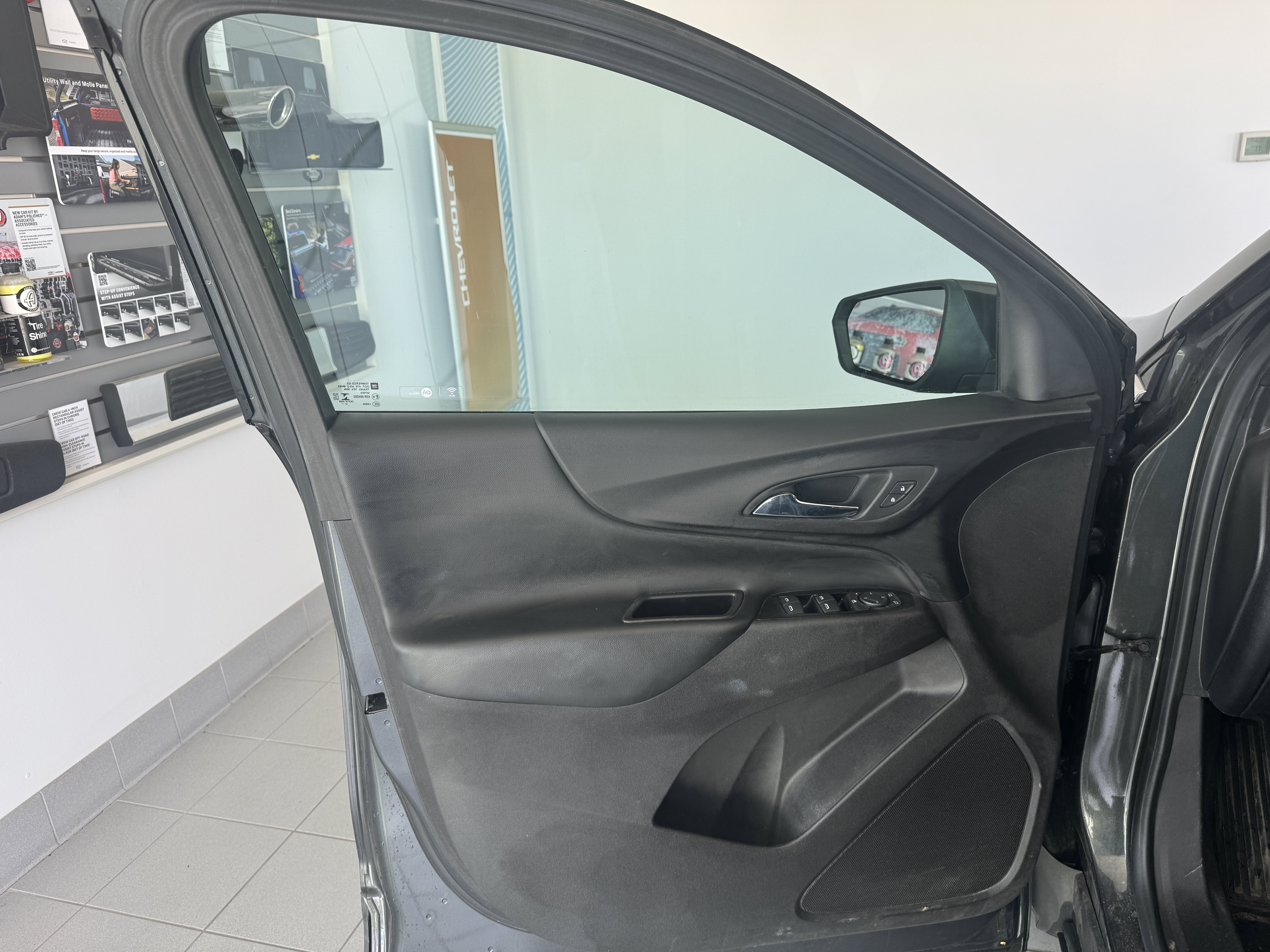 Used 2018 Chevrolet Equinox LT AWD/4WD image 10