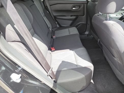 Used 2025 Nissan Rogue SV FWD image 18