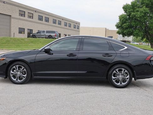 Used 2023 Honda Accord EX image 8