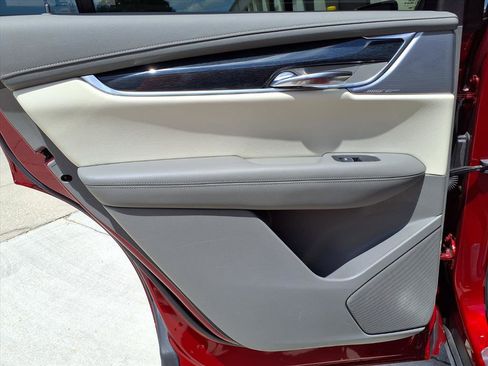 Certified 2024 Cadillac XT6 Premium Luxury w/ Technology Package FWD image 17
