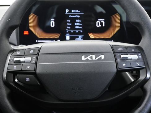 Used 2025 Kia K4 FWD image 16
