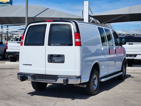 Used 2024 Chevrolet Express 2500 w/ Driver Convenience Package image 7