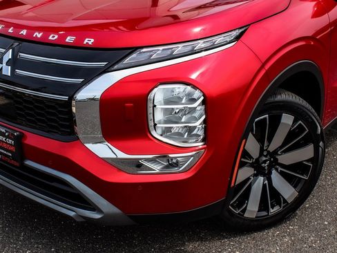 New 2025 Mitsubishi Outlander SE image 49