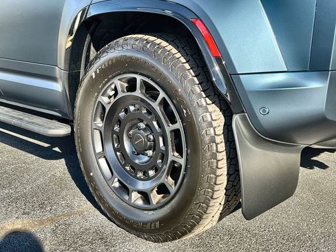 Used 2026 Land Rover Defender 110 image 11