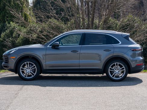 Used 2019 Porsche Cayenne image 2