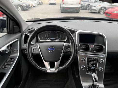 Used 2016 Volvo XC60 T6 w/ Proximity Package AWD/4WD image 17