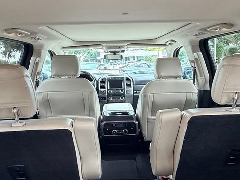Used 2021 Ford Expedition Max Platinum RWD image 12