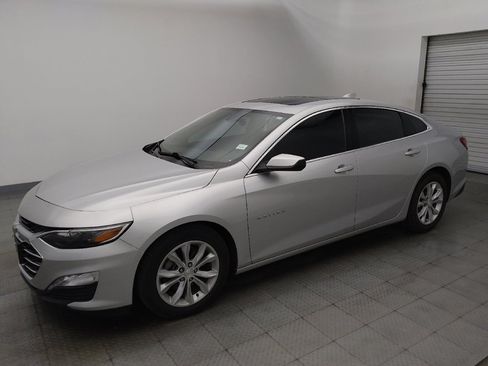 Used 2022 Chevrolet Malibu LT FWD image 2