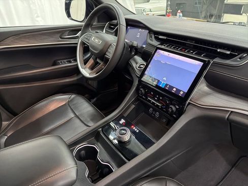 Used 2024 Jeep Grand Cherokee L Limited w/ Luxury Tech Group II image 35