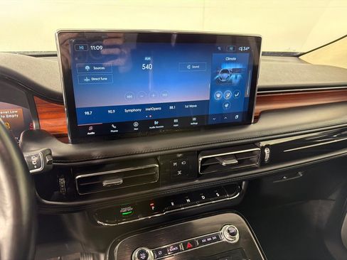 Used 2021 Lincoln Nautilus Reserve w/ Equipment Group 202A image 16