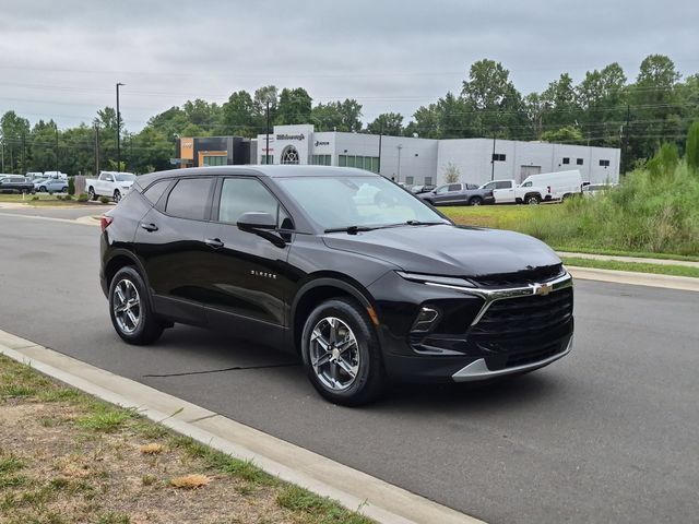 Used 2025 Chevrolet Blazer LT FWD image 15