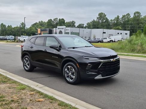 Used 2025 Chevrolet Blazer LT FWD image 15