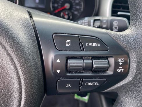 Used 2018 Kia Sorento LX image 12