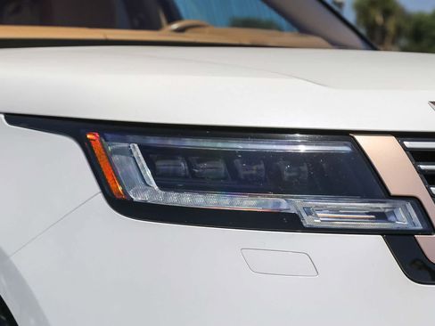 Used 2023 Land Rover Range Rover SV AWD/4WD image 11