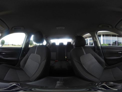 Used 2025 Nissan Sentra SV FWD image 40