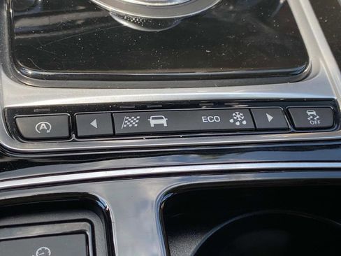 Used 2016 Jaguar XF Prestige image 27