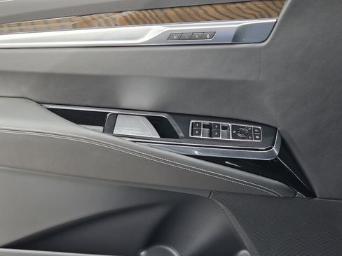 New 2026 Cadillac Escalade Platinum Sport w/ LPO, ONYX Package image 16