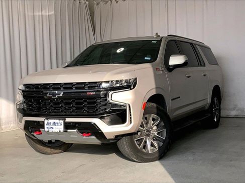 Used 2024 Chevrolet Suburban Z71 w/ Z71 Off-Road Package image 2