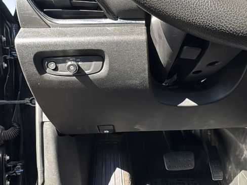 Used 2018 Chevrolet Traverse LS FWD image 12