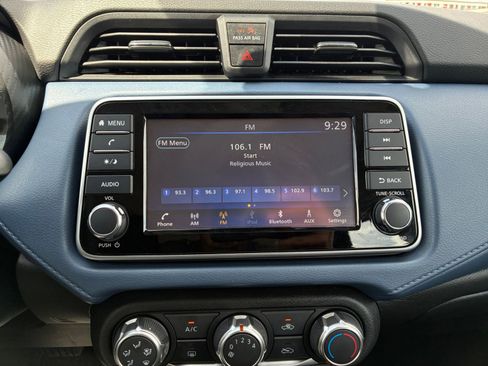 Used 2025 Nissan Versa SV FWD image 16