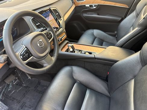 Used 2023 Volvo XC90 T8 Plus w/ Protection Package Premier image 9