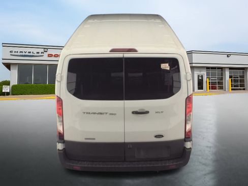 Used 2023 Ford Transit 350 XLT image 4