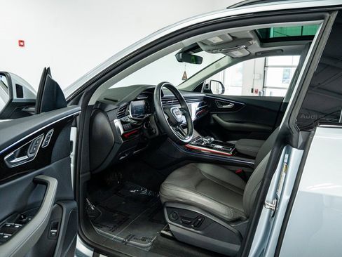 Used 2024 Audi Q8 Premium Plus w/ Premium Plus Package image 32