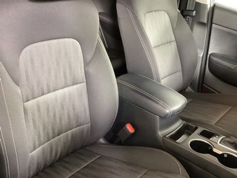 Used 2020 Kia Sportage LX image 16