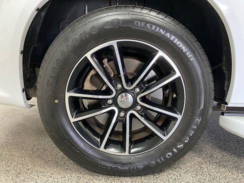 Used 2016 Dodge Grand Caravan SXT w/ UConnect Hands-Free Group image 25