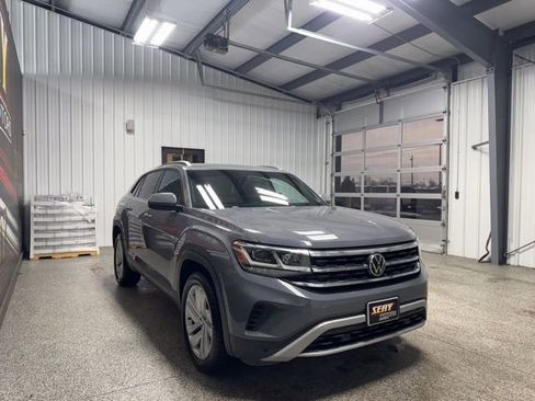 Used 2020 Volkswagen Atlas Cross Sport SE image 30