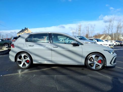 Used 2022 Volkswagen GTI Autobahn image 2