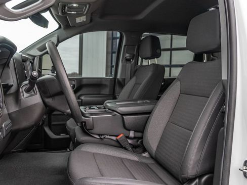 Used 2024 Chevrolet Silverado 2500 Custom w/ Custom Convenience Package image 6