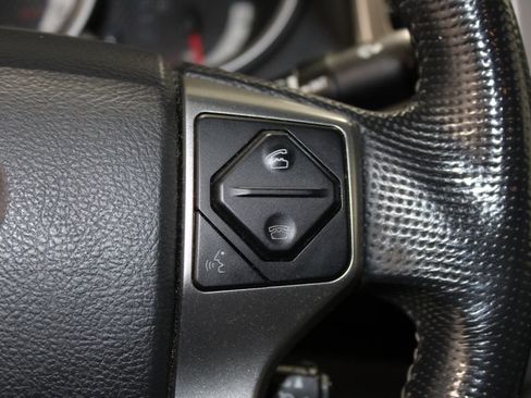 Used 2014 Toyota Tacoma Base image 33