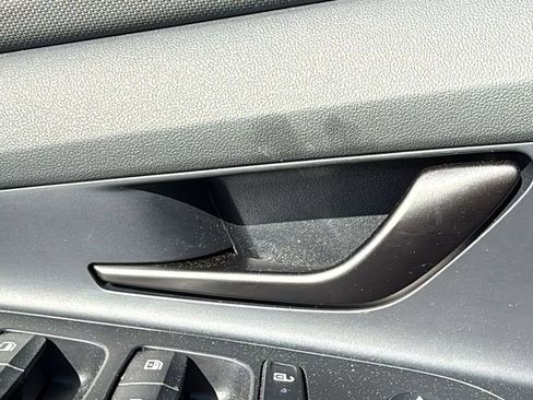 Used 2025 Hyundai Elantra Sport image 17