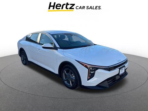 Used 2025 Kia K4 LXS image 1