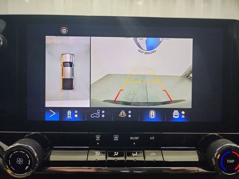 Used 2024 Chevrolet Colorado Trail Boss w/ Technology Package image 26