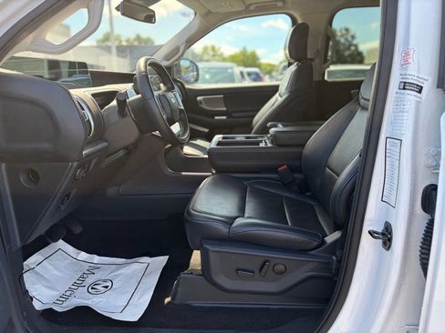 Used 2025 Ford Expedition Max Platinum AWD/4WD image 28