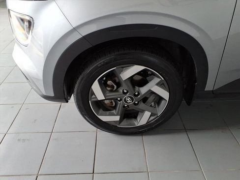 Certified 2024 Hyundai Venue SEL image 9